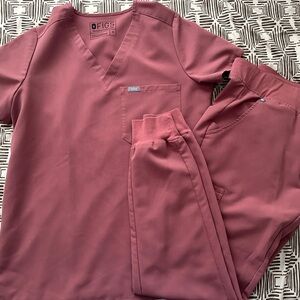 Figs Dusty Rose Scrub Ensemble